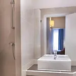 Le Compostelle 3* Paris