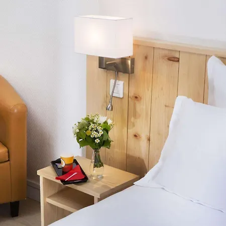 Le Compostelle 3* باريس