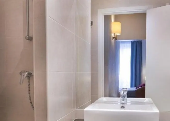Le Compostelle 3* Parigi