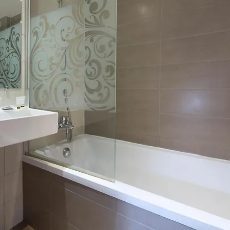 Le Compostelle فندق 3*