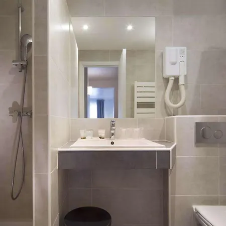 Hotel Le Compostelle Paris