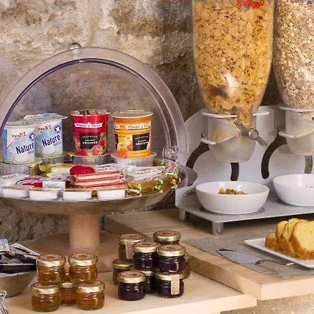 Le Compostelle Hotel Paris