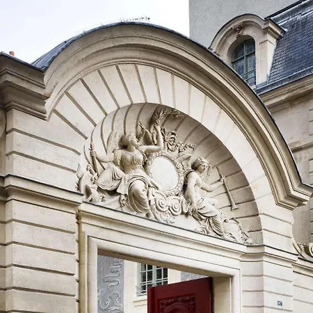 Le Compostelle 3* Paris