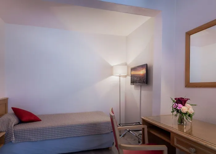 Hotel Le Compostelle Parigi