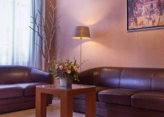 Le Compostelle 3* Paris