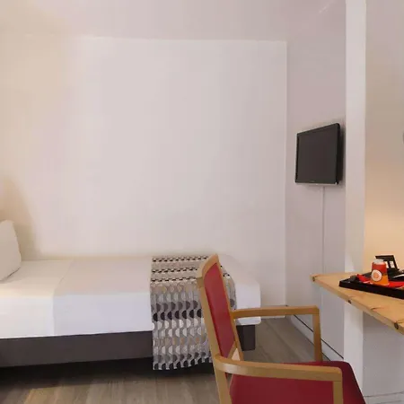 Hotel Le Compostelle París