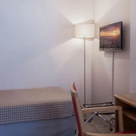 Le Compostelle Hotel París