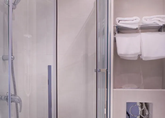 Le Compostelle 3* París